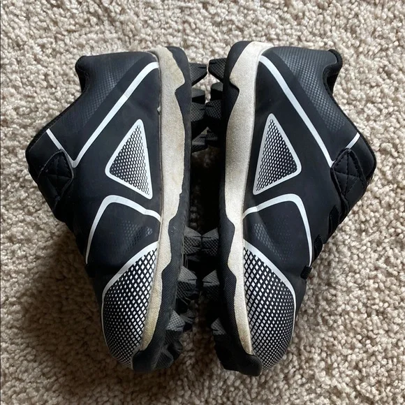 Kids Baseball Cleats - Picture 3 of 6